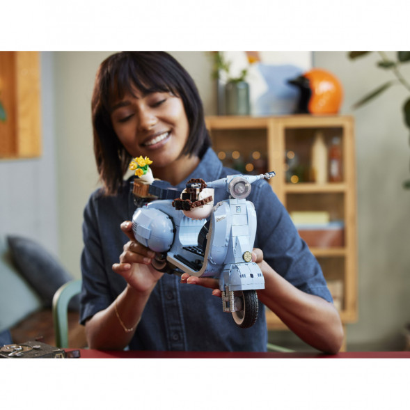 Конструктор LEGO Коллекционные наборы 10298 Vespa 125 в Липецке