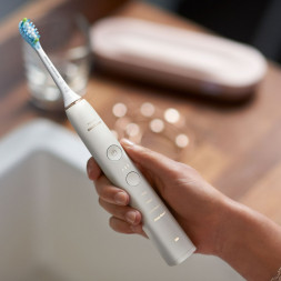 Электрическая зубная щетка Philips Sonicare 9000 Diamond Clean, белый